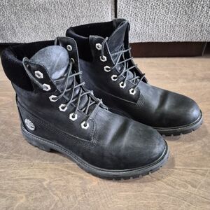 Timberland women's 6-inch premium boots in black velvet, model TB0A1KHH